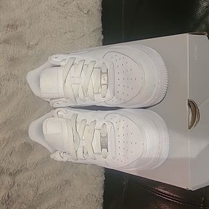 Size 5y White Airforce 1 LE